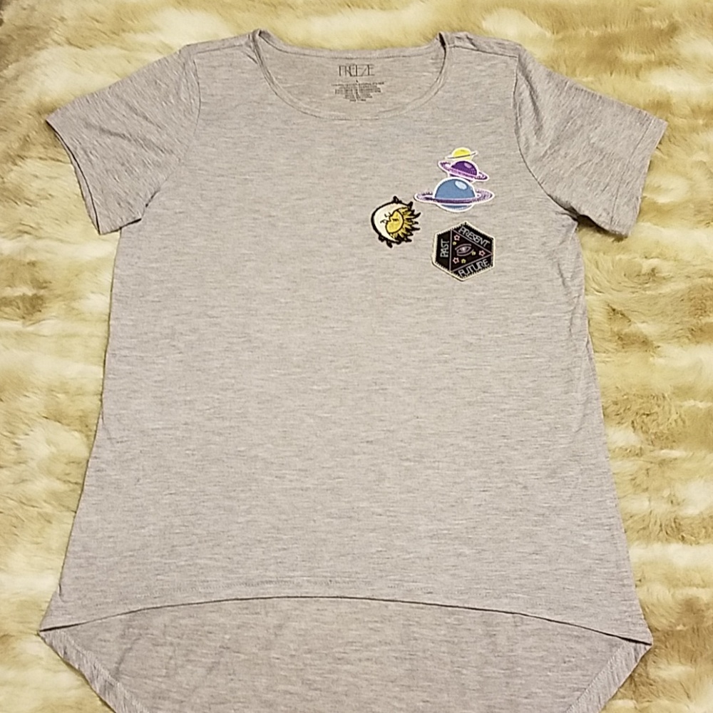 NWOT Hi-low t-shirt with patches